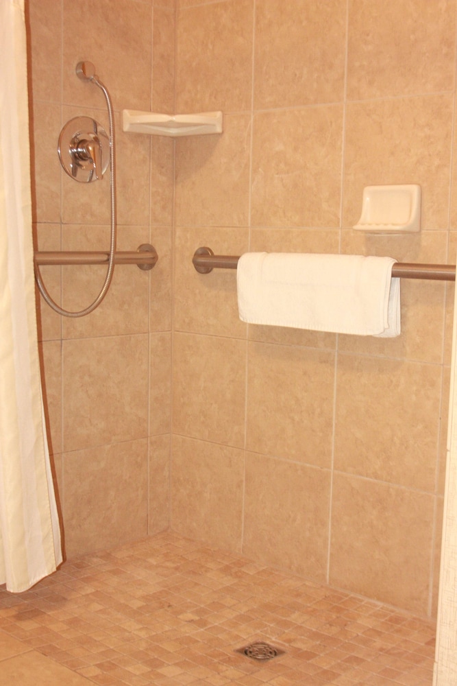 Room, Accessible photo 2