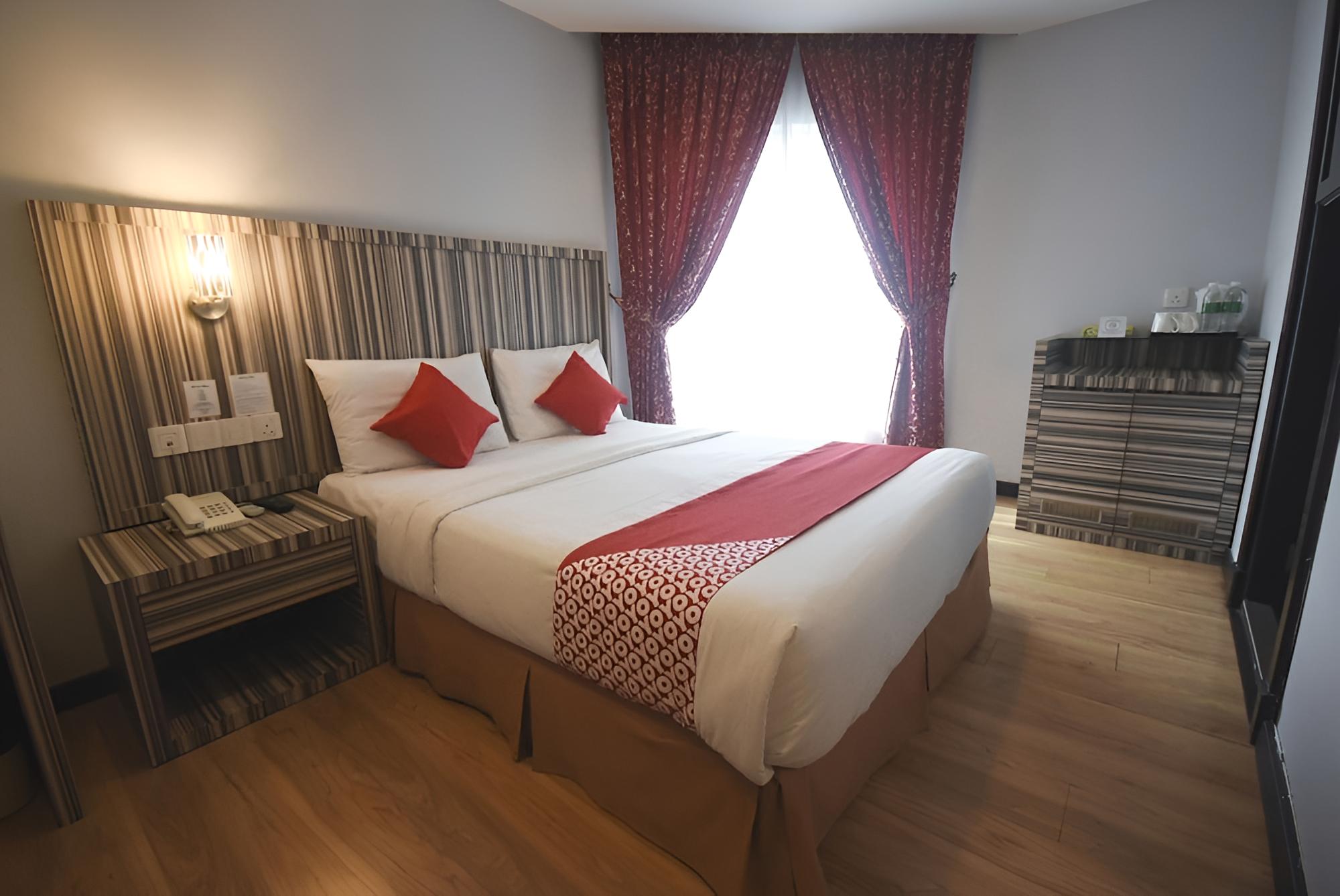 Deluxe Double Room, 1 Queen Bed photo 1