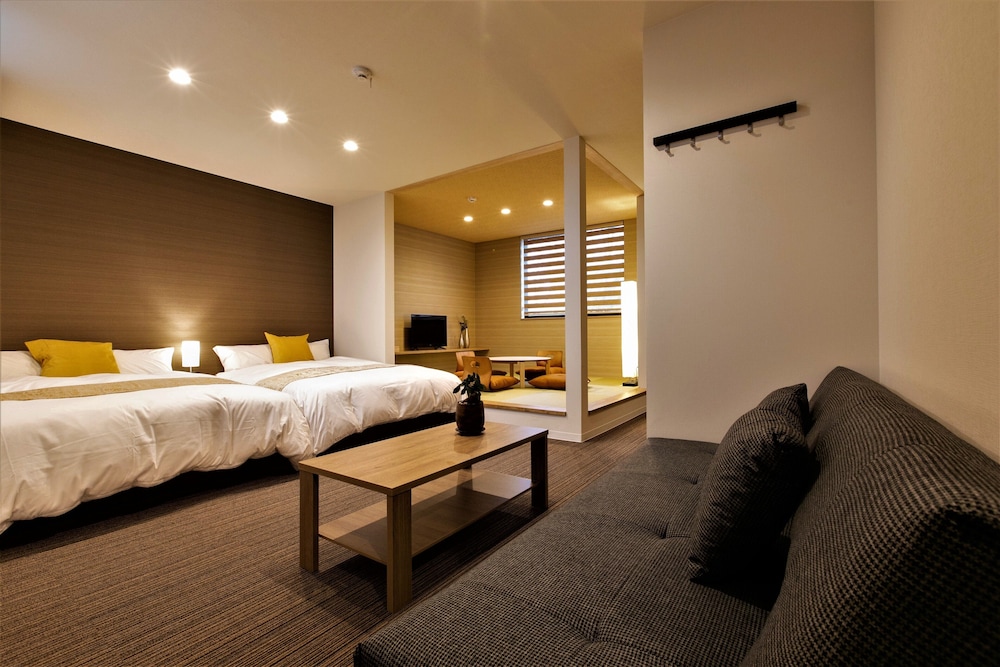 Premium Studio (For 7 Guests)