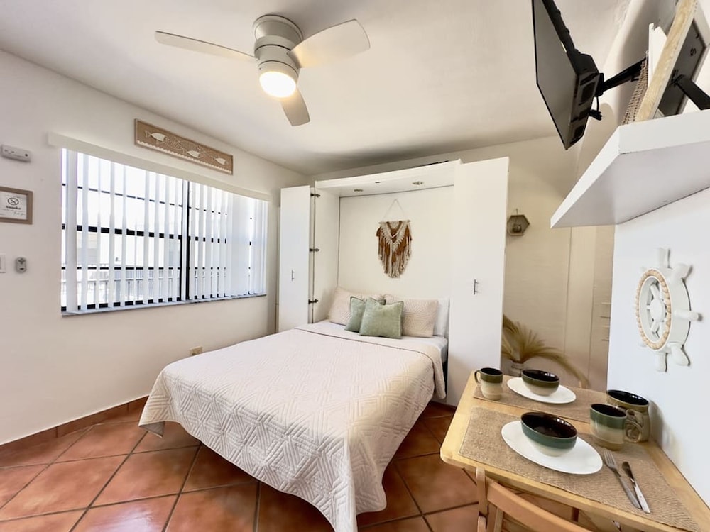 Beach Lover s Studio Apartment in Hollywood FL, Photo 23
