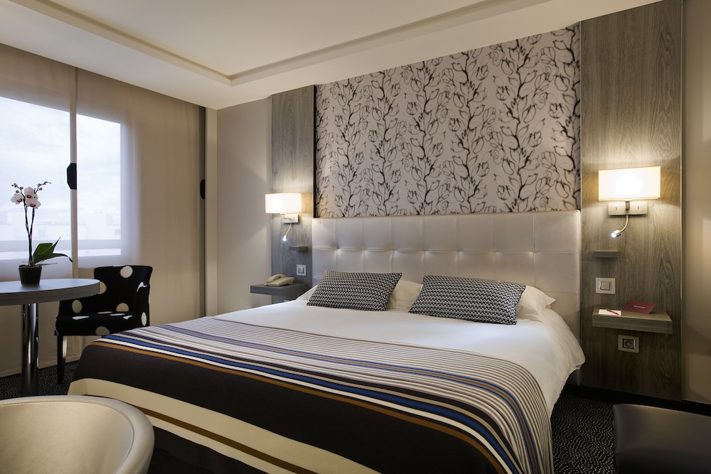 Room, Multiple Beds - Photo 11