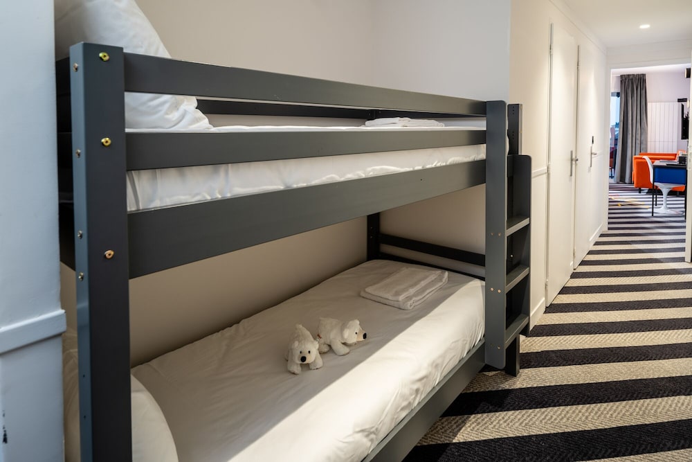 Club Quadruple Room - Photo 4
