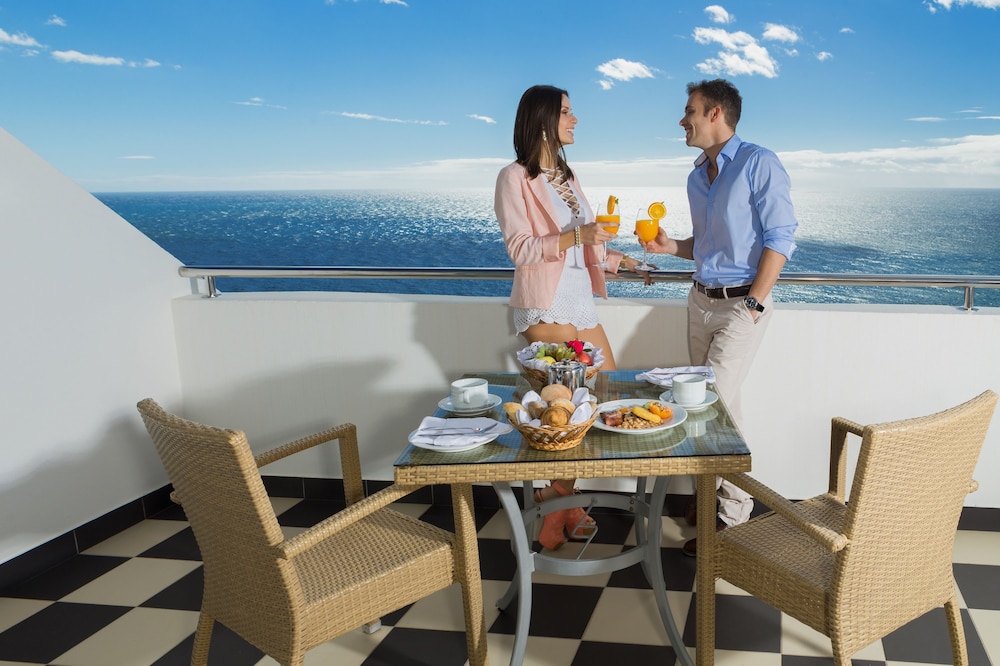 Deluxe Double or Twin Room, Ocean View (Single Use) - Photo 10