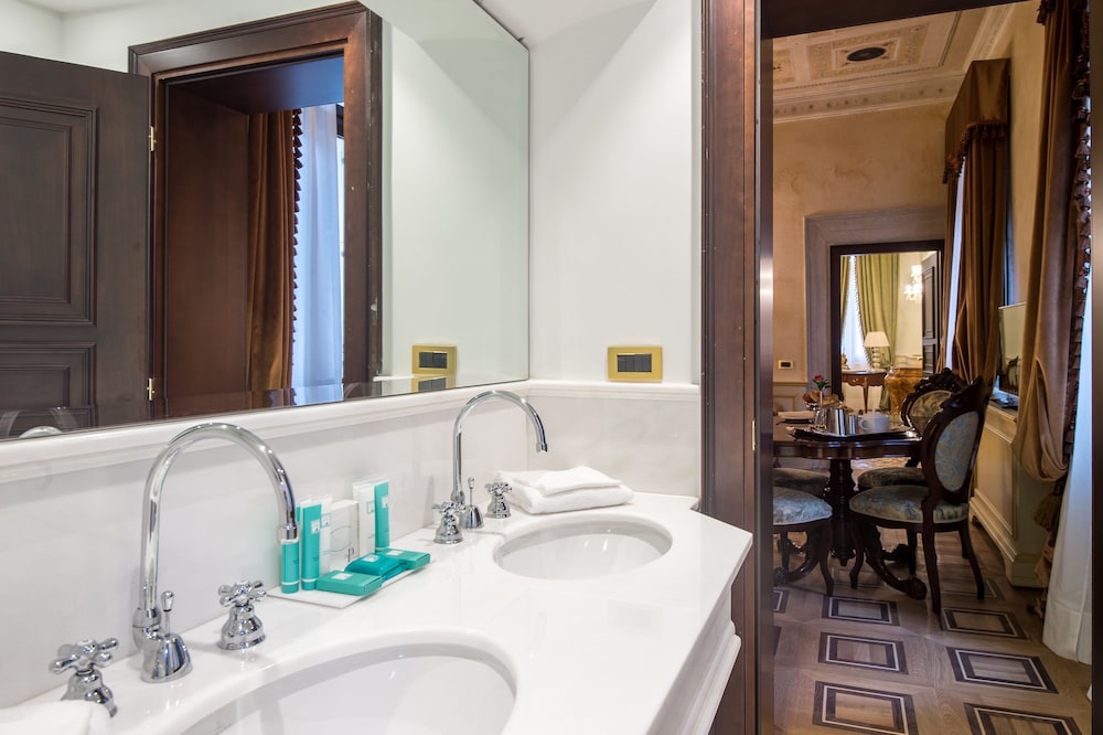 Executive Suite, Canal View photo 3
