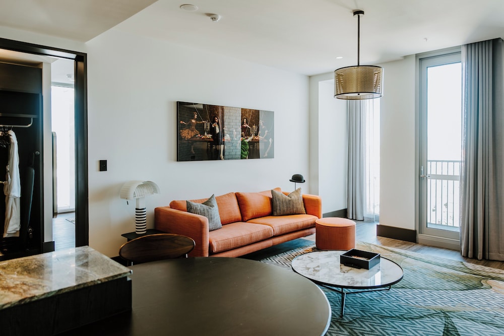 Motley Suite