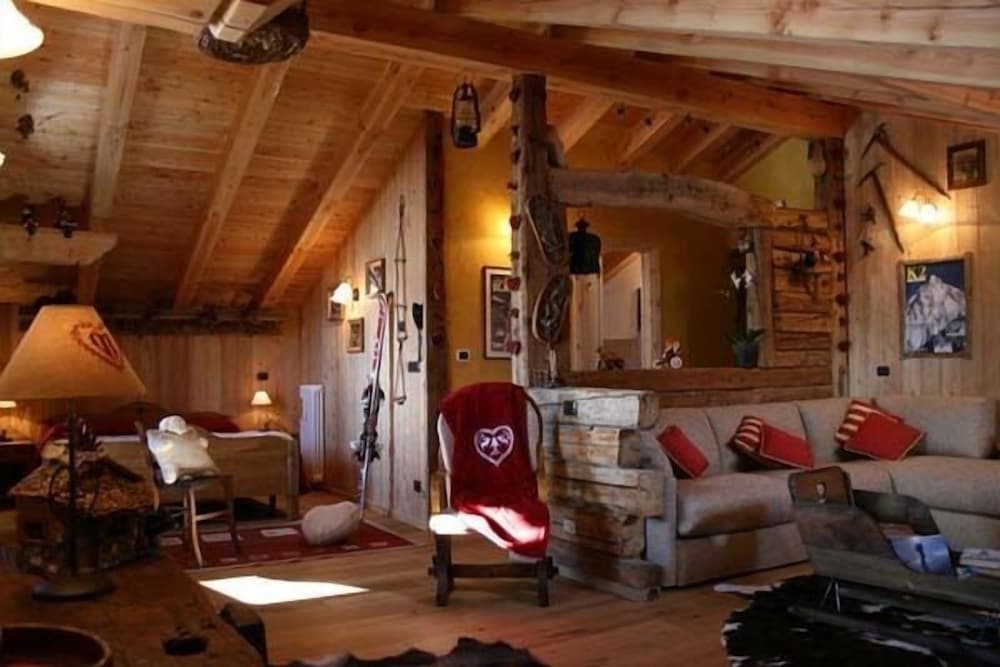 Luxury Suite photo 1