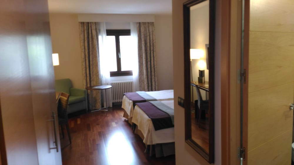Standard Twin Room photo 2
