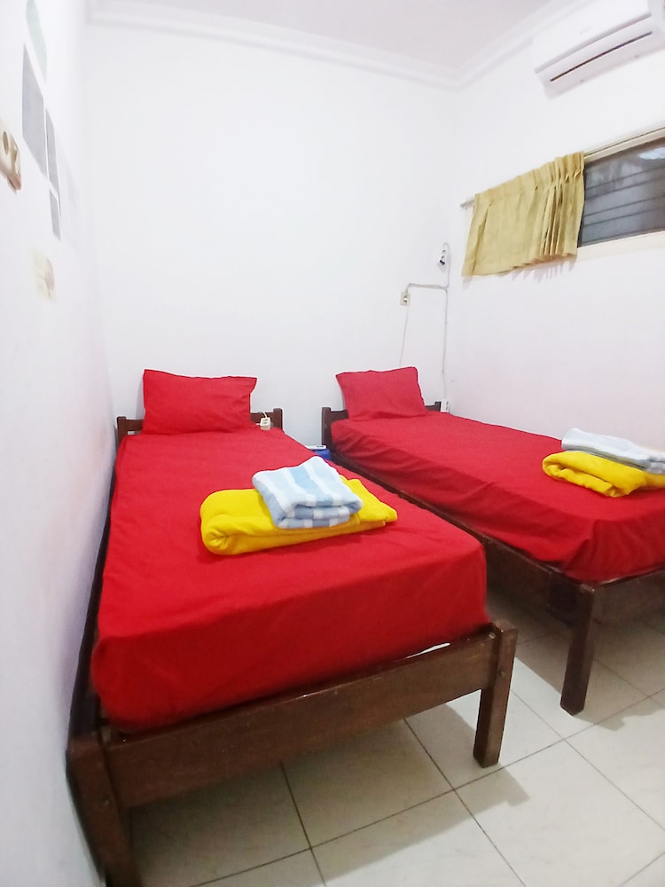 Standard Twin Room, Shared Bathroom - Photo 1