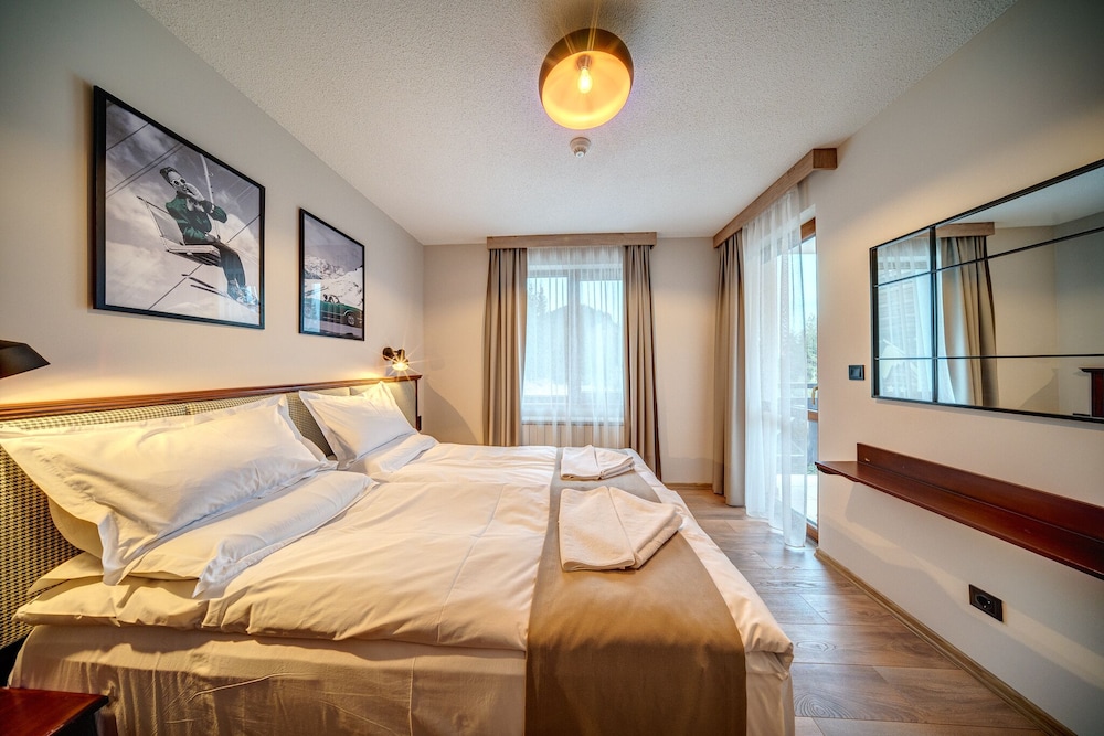 Apartment, 2 Bedrooms, Fireplace, Mountain View
