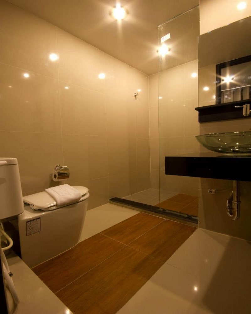 Deluxe Room With Balcony photo 2