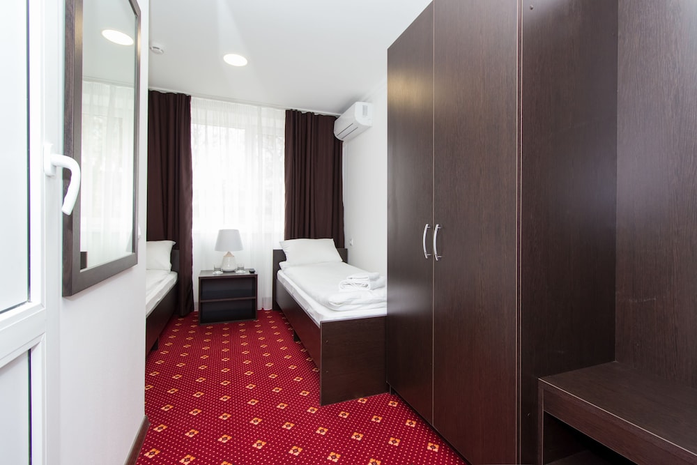 Economy Twin Room photo 1