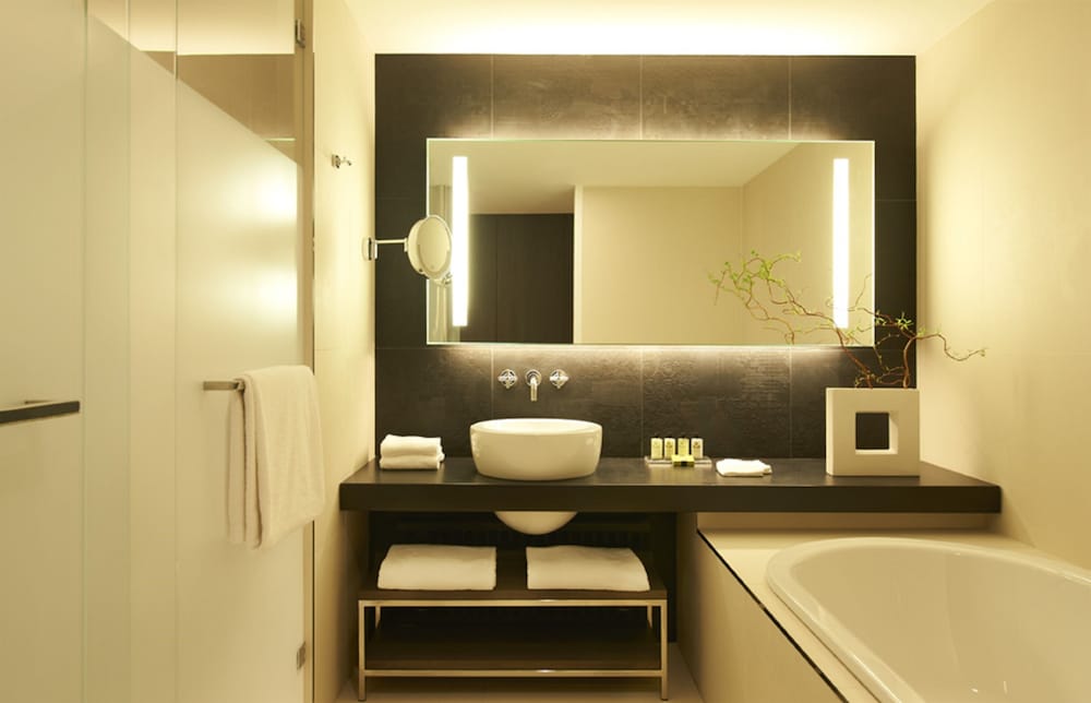 Classic Room, 2 Twin Beds, Harbor View - Photo 3