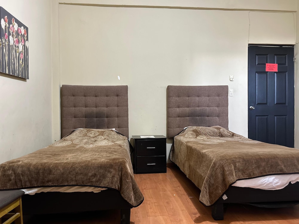 Classic Twin Room photo 1