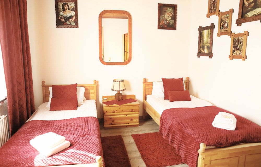 Standard Double or Twin Room, Ensuite, Courtyard View photo 2