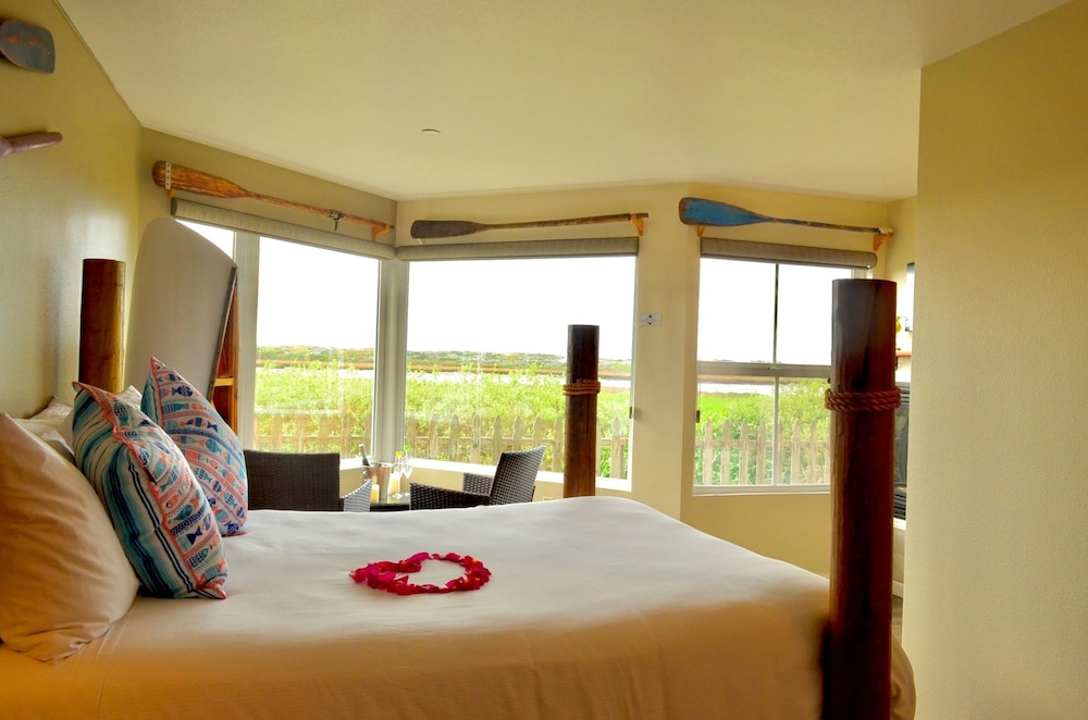 Romantic Room, 1 Queen Bed, Fireplace, River View