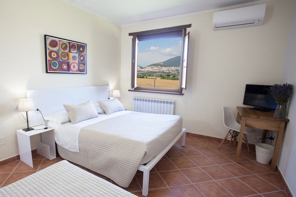 Deluxe Triple Room photo 2