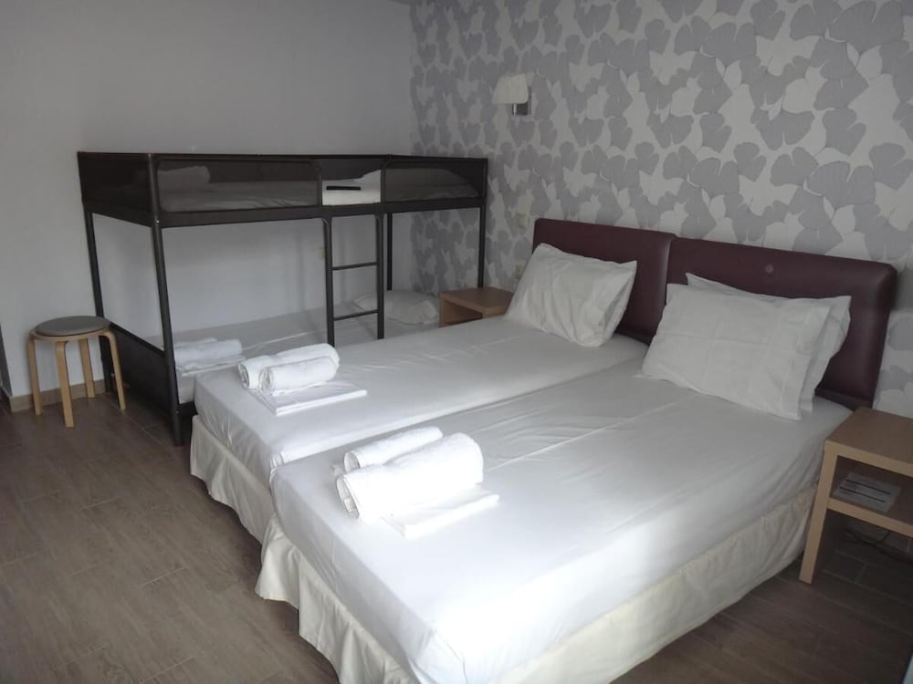 Basic Triple Room