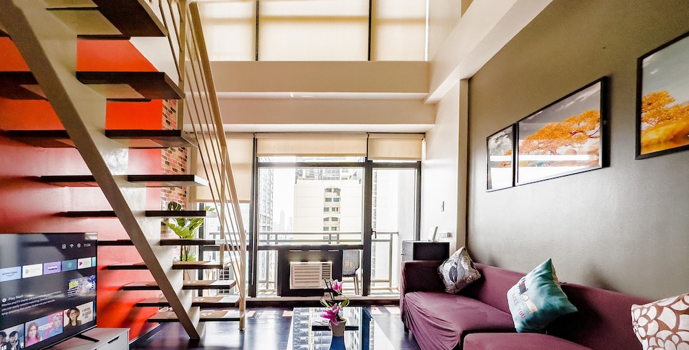 Classic Loft, 1 Bedroom, Balcony, City View