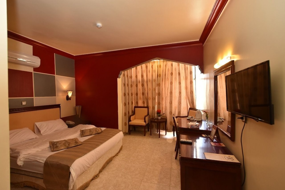Twin Room, Smoking photo 2