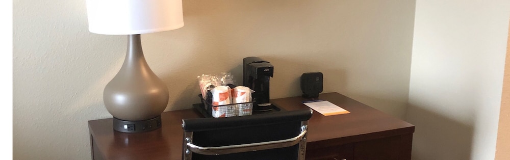 Suite, Multiple Beds, Non Smoking - Photo 6