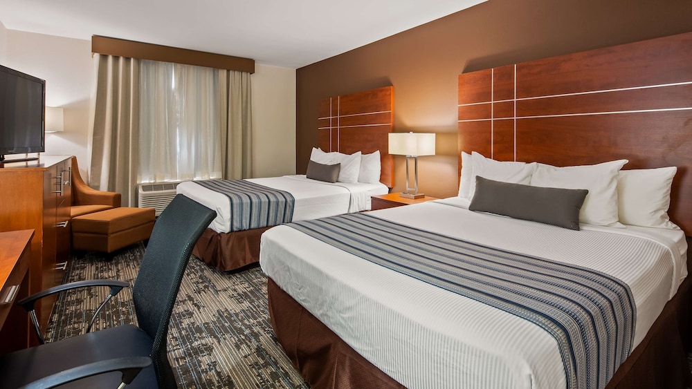 Standard Room, 2 Queen Beds, Non Smoking, Refrigerator & Microwave (Pet Friendly) photo 1