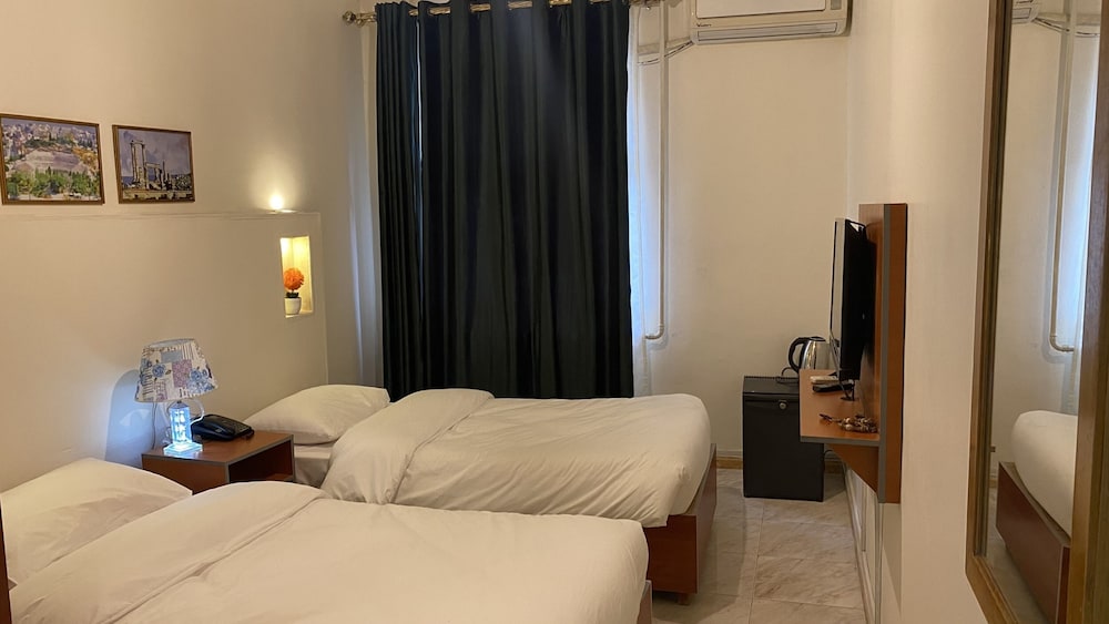 Double Room - Photo 6