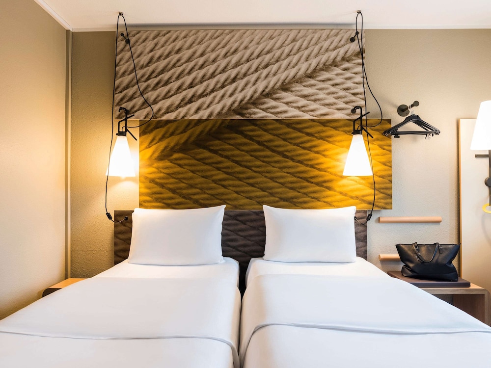 Room, 2 Twin Beds (New Sleeping Comfort Concept) - Photo 11