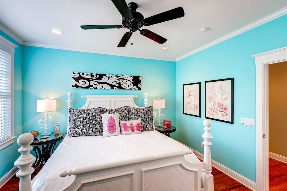 Family House, 6 Bedrooms, Ocean View, Sea Facing photo 2