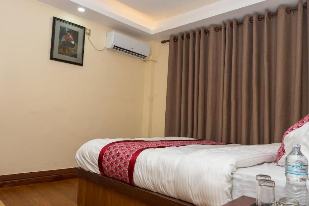 Deluxe Room - Photo 5