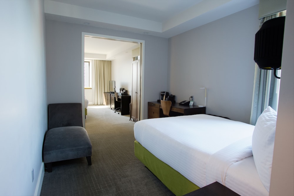 Deluxe Suite, 2 Bedrooms, City View