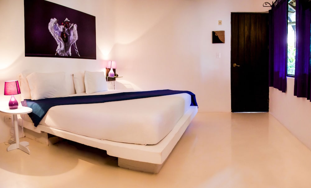 Standard Room, 1 King Bed - Photo 1
