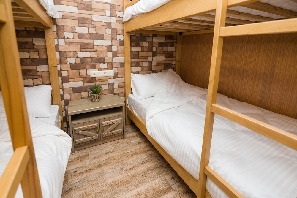 Shared Dormitory, Mixed Dorm (12 Beds) photo 2
