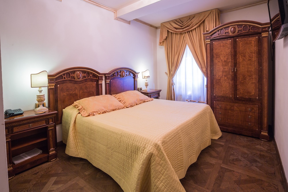 Standard Double Room - Photo 2
