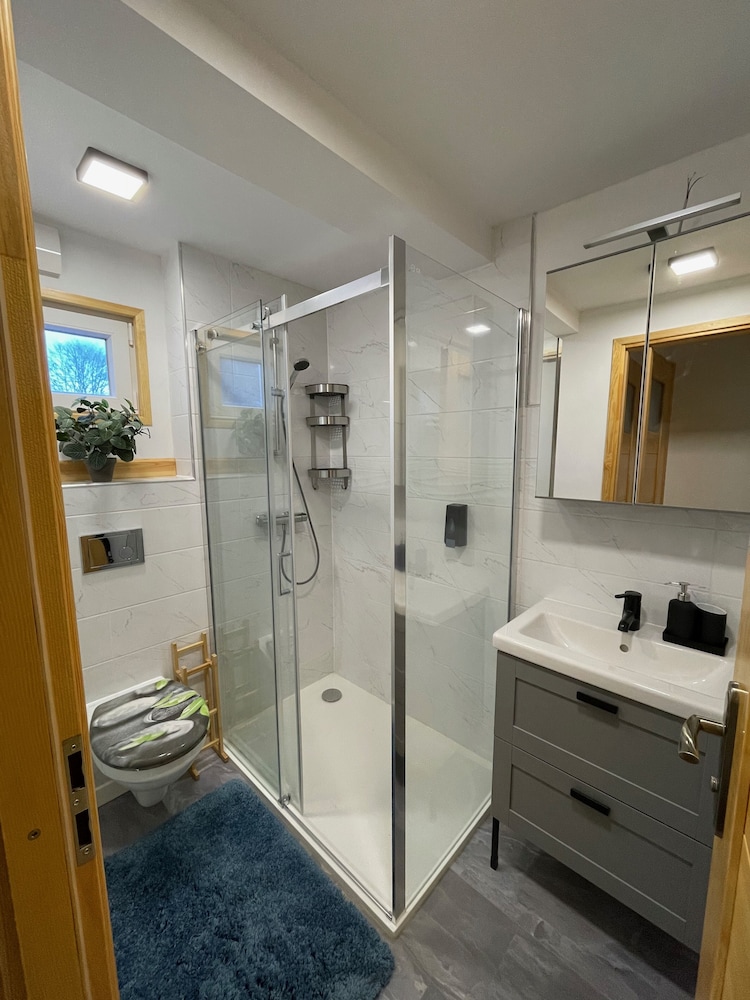 Family Apartment, 3 Bedrooms, Hot Tub, Hill View photo 2