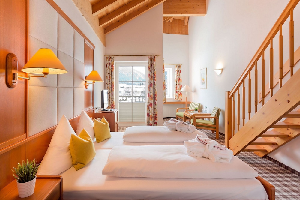 Deluxe Quadruple Room, Balcony photo 2
