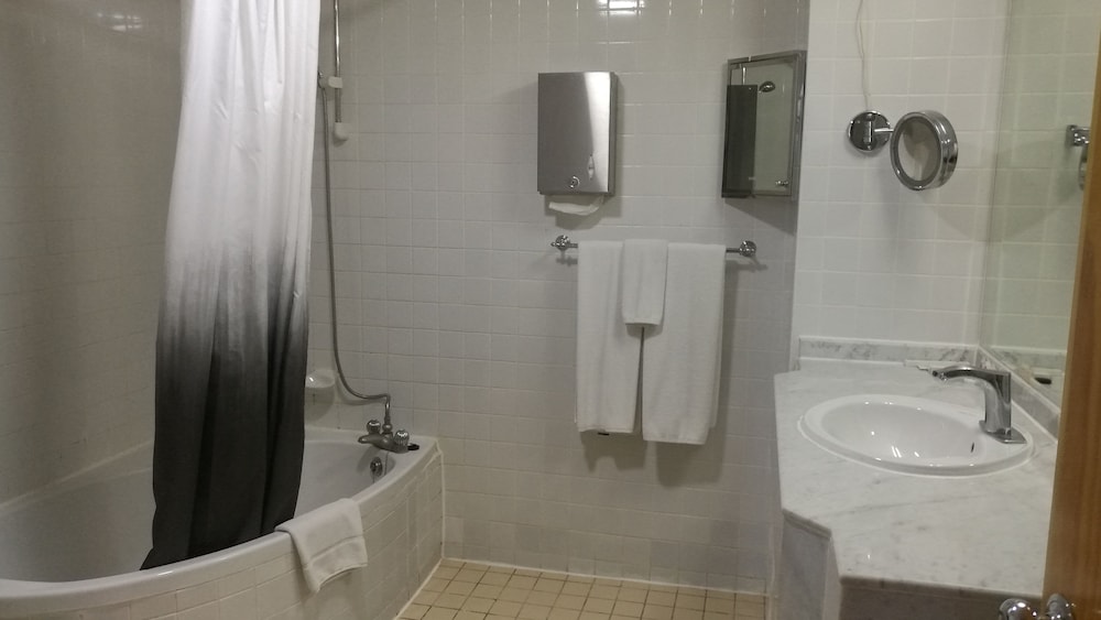 Junior Studio Suite, 1 Bedroom, Partial Sea View photo 3