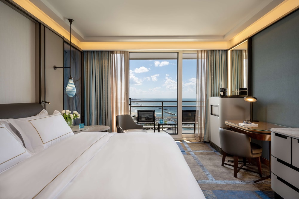 King Tel Aviv Vista Premium Suite with Sea View