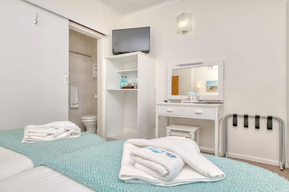Standard Twin Room - Photo 4