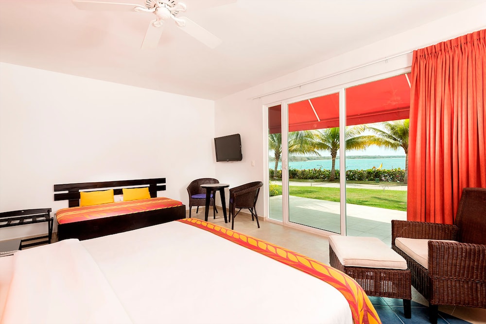 Ocean Front Plus Room photo 2
