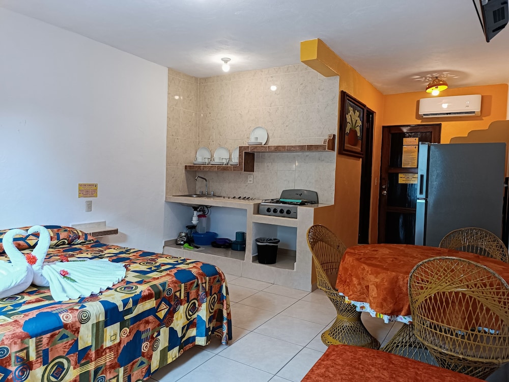 Family Room, Multiple Beds, Kitchenette photo 1