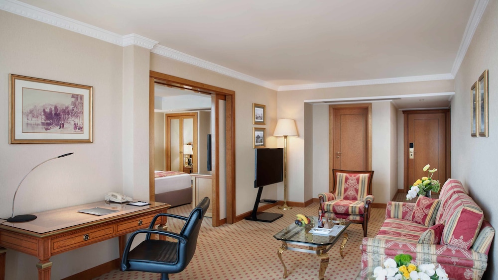 Junior Suite, 1 King Bed, City View