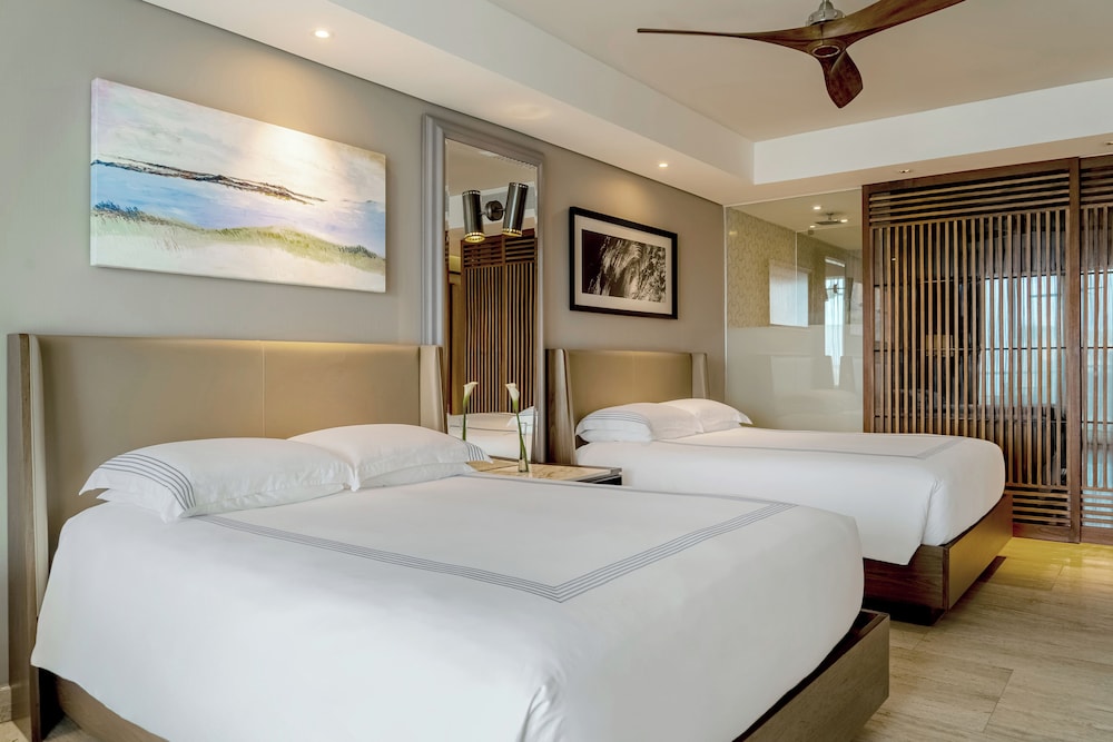 2 Queen Beds (Downtown House)