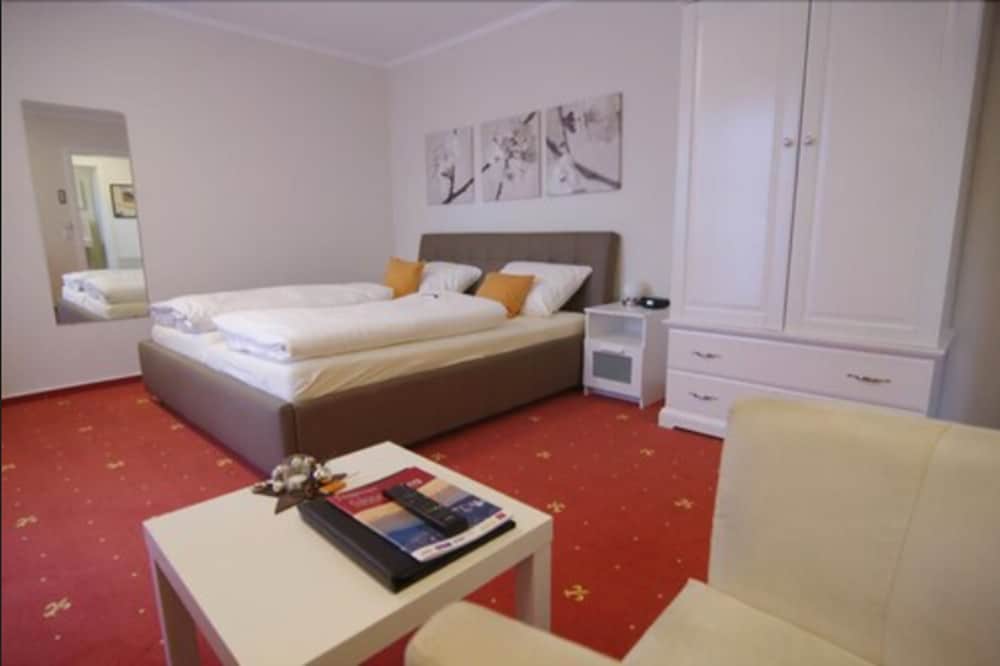 Double Room, Balcony (or terrace) photo 2