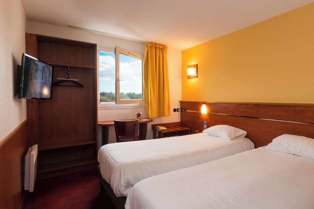 Twin Room - Photo 1
