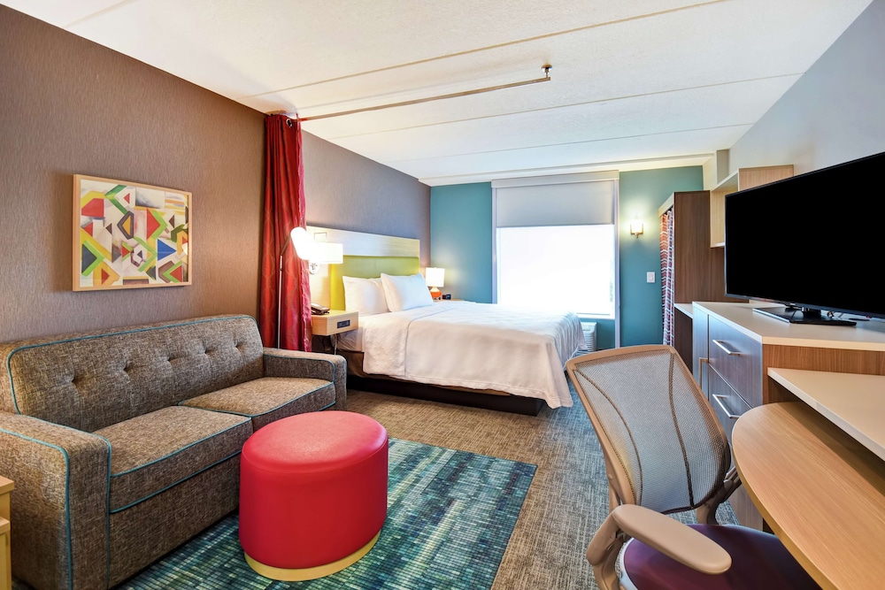 Studio, 1 King Bed, Accessible, Bathtub (Mobility & Hearing) photo 2