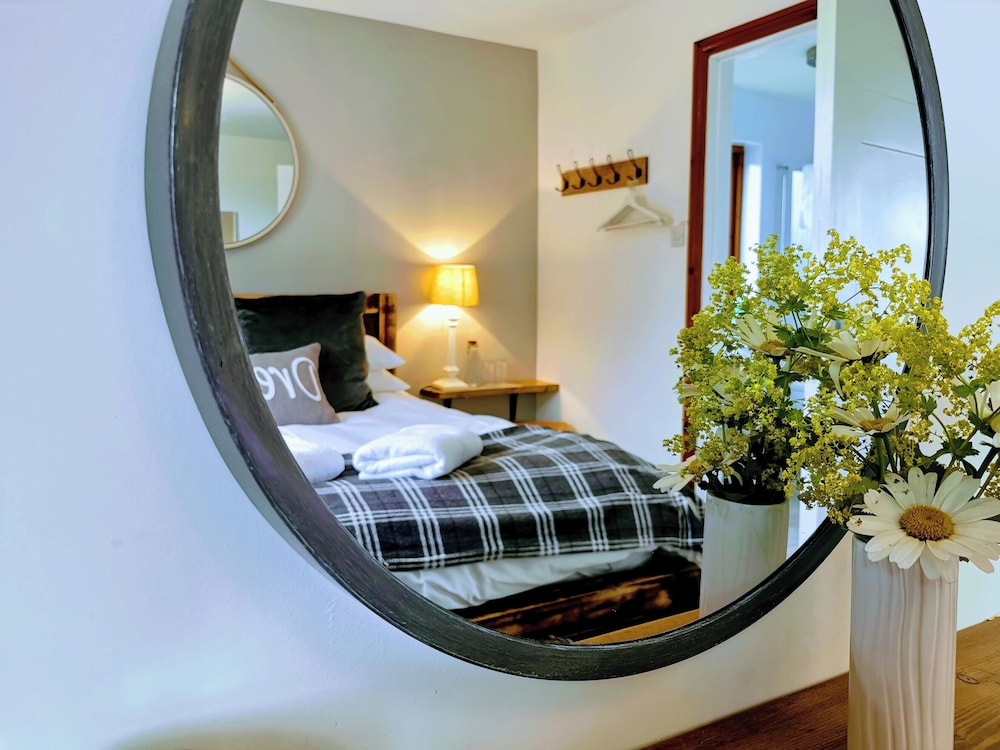 Double Room (Room 3 No pets) photo 2