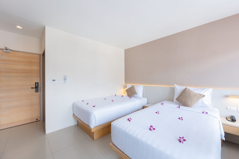 Deluxe Twin Room - Photo 9