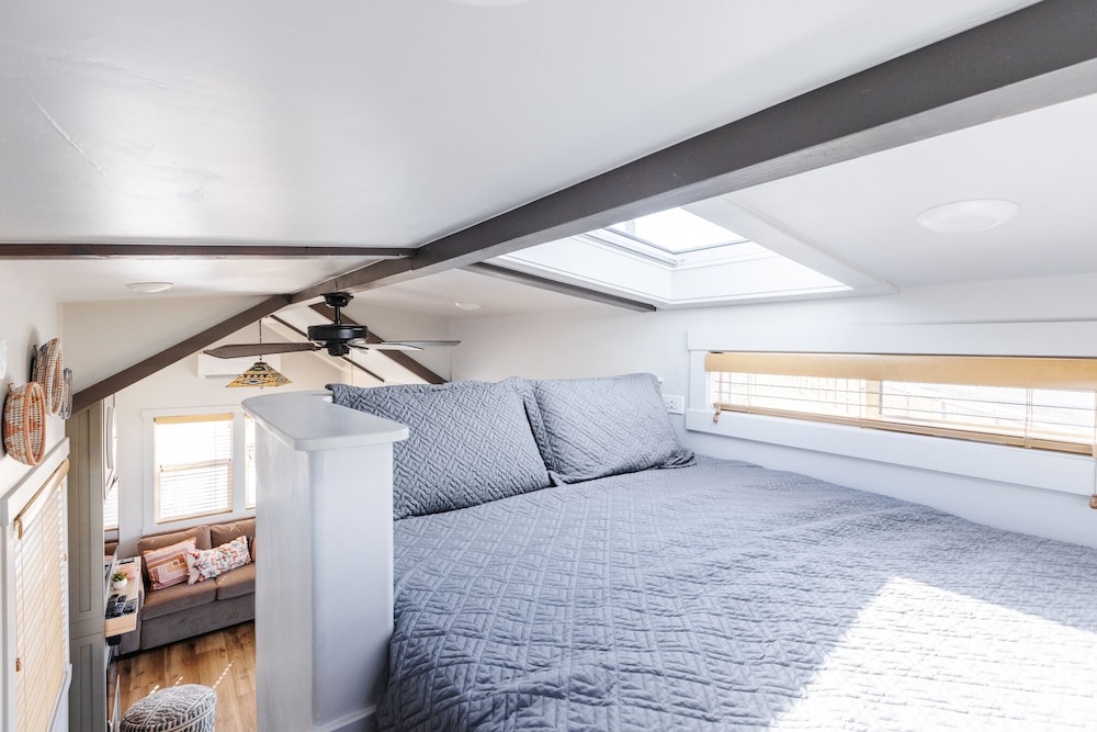 Deluxe Studio Suite