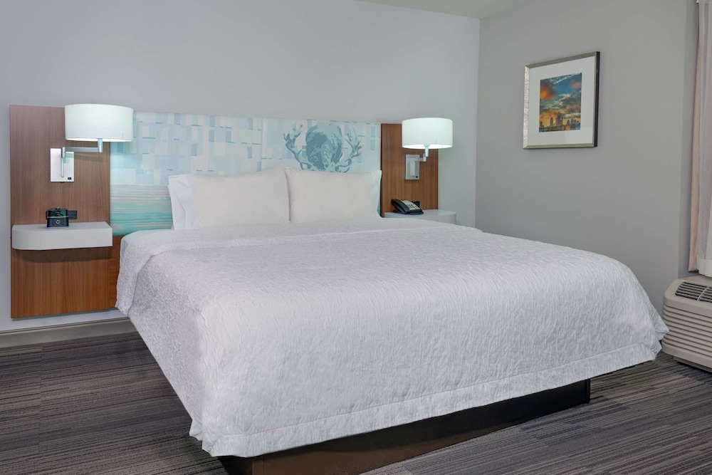 Studio, 1 King Bed, Accessible, City View photo 3