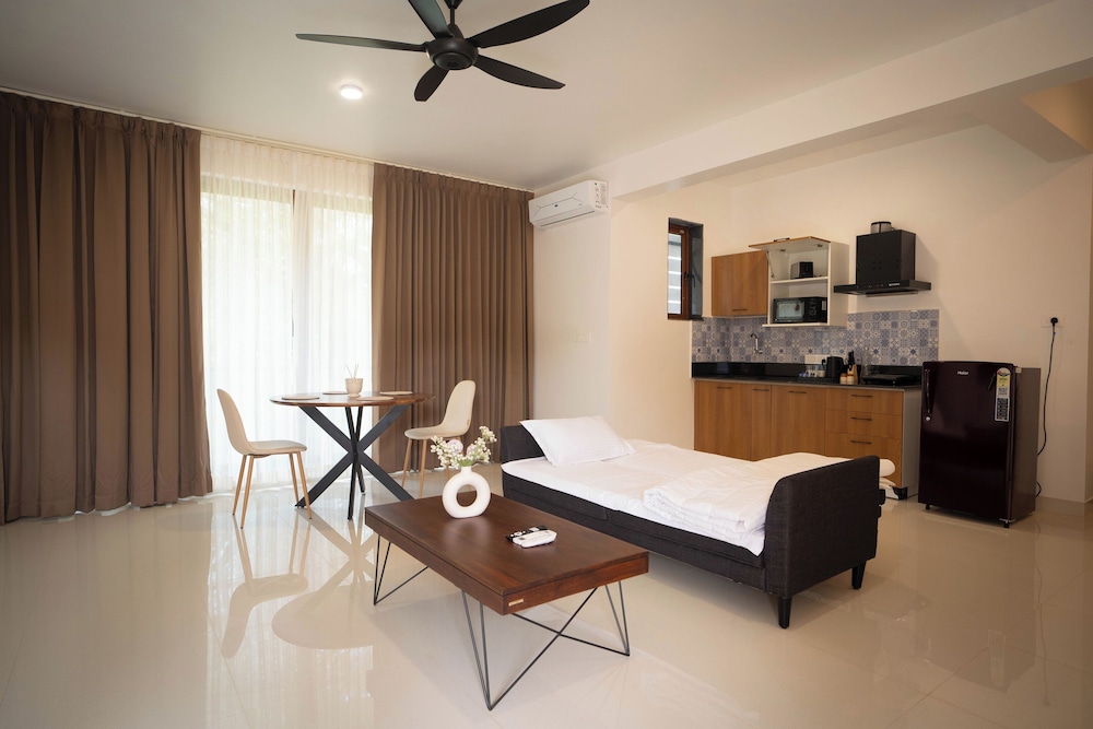 Superior Studio Suite, Balcony, Garden View photo 1